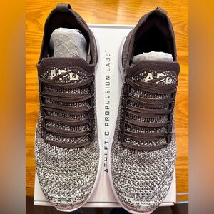 APL men’s techloom chocolate brown ombré shoes. Size 7. NIB